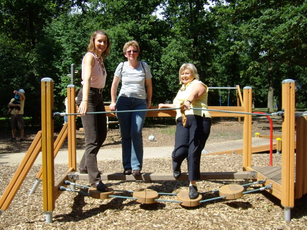 Agenda 21-Aktive auf dem Generationenspielplatz Eibach